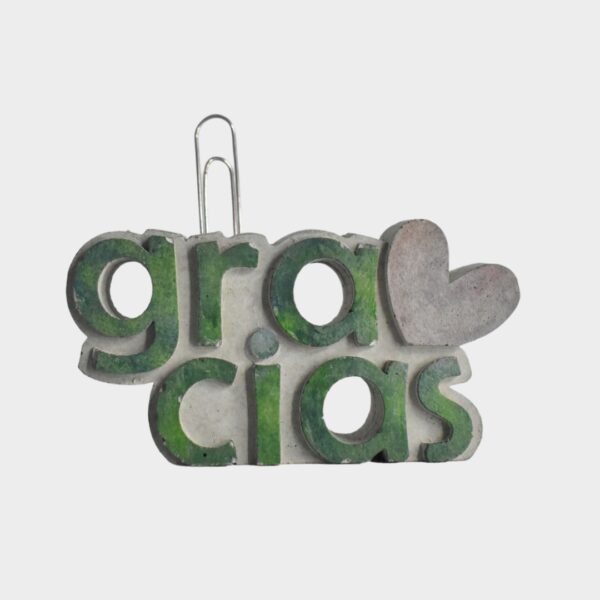 Gracias Clip en Concreto