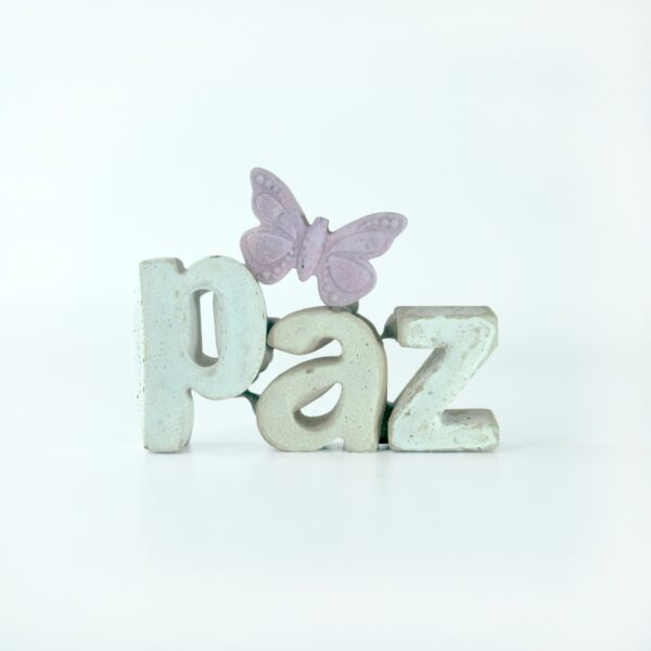 Paz en Concreto con Mariposa